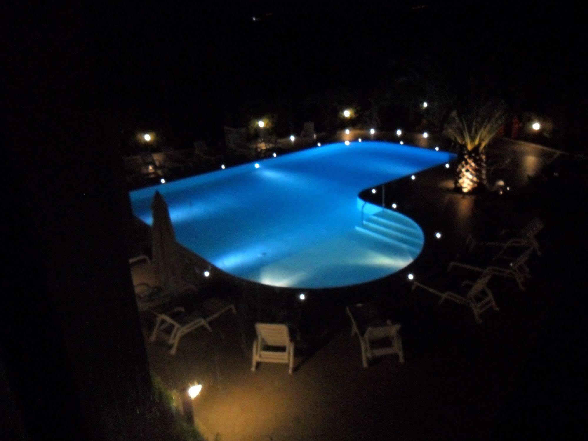 Hermes Hotel Поликоро Екстериор снимка