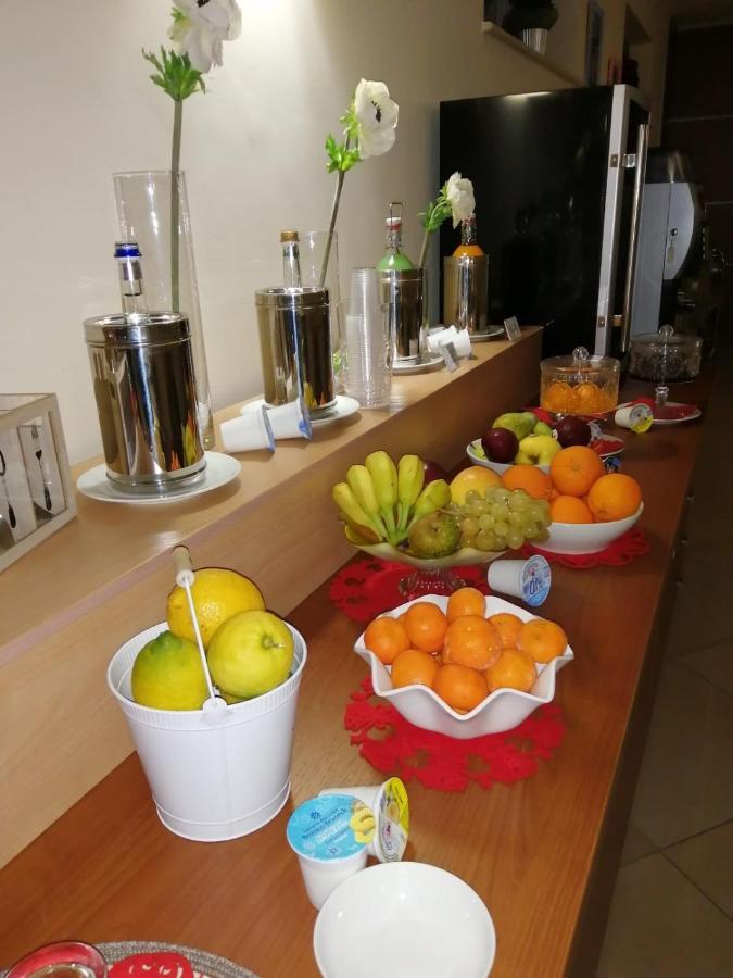 Hermes Hotel Поликоро Екстериор снимка